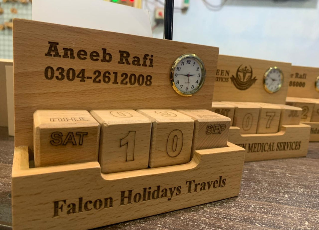 LIFE-TIME CALENDAR CUSTOMIZED WITH CLOCK